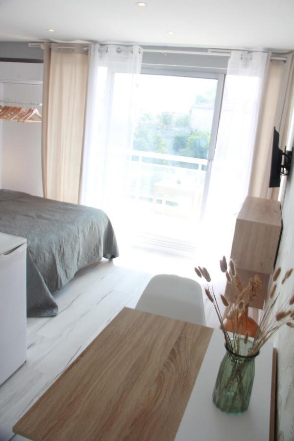 Les Palmiers - Appartement Avec Piscine Proche Plages - Wifi Et Clim Antibes Exterior photo